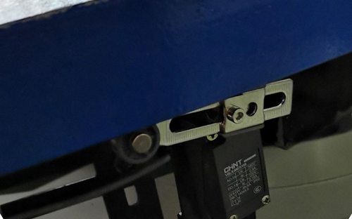 Interruptor antielevación de la mesa giratoria